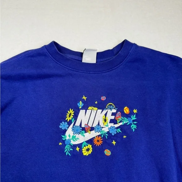 Nike Women's Blue Graphic Sweatshirt - Picture 3 of 4
